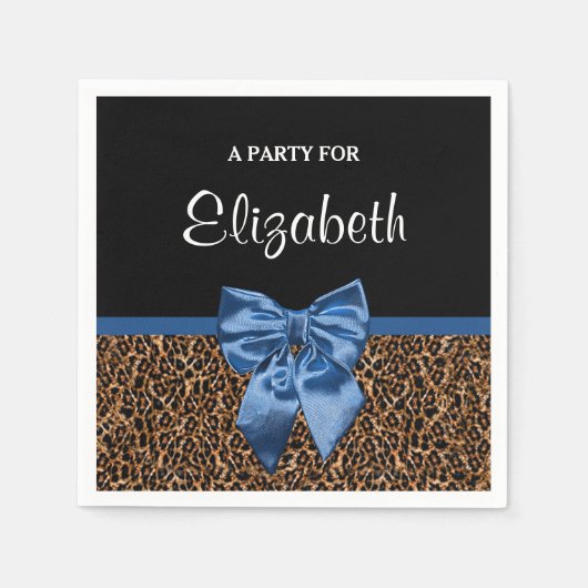 Stilvolle Leopard Print Elegant Blue Bow und Name Serviette (Vorderseite)