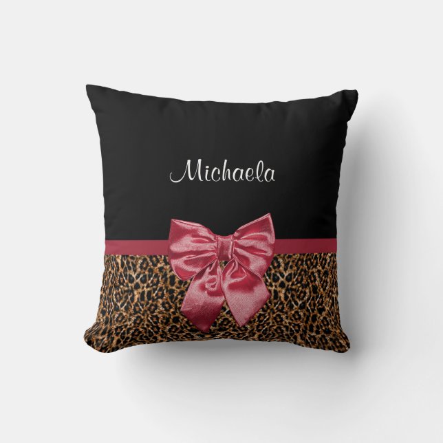 Stilvolle Leopard Print Elegant Red Bow und Name Kissen (Vorderseite)