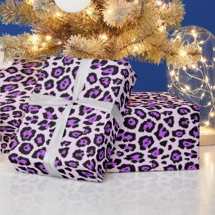 Stilvolle Leopardenschrift auf Neon-Orchid lila Geschenkpapier