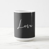 Stilvolle Liebe-Hochzeit mit grauem Hintergrund Kaffeetasse (Mittel)