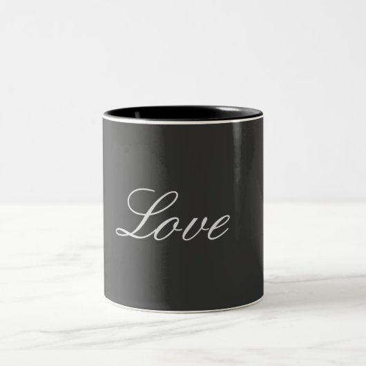 Stilvolle Liebe-Hochzeit mit grauem Hintergrund Zweifarbige Tasse (Mittel)
