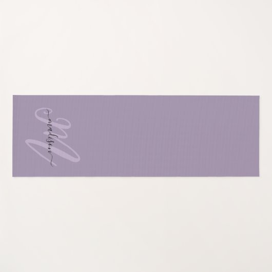 Stilvolle Lila Boho Script Monogram und Name Yogamatte (Vorderseite (Horizontal))