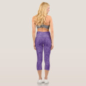 Stilvolle Lila Denim Textur, benutzerdefinierter T Capri Leggings (Rückseite)