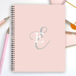 Stilvolle moderne Monogram Typografie Rosa Planer<br><div class="desc">Eine elegante,  stylische Darstellung Ihres Namens und Monogrammes betont diesen individuellen Planer mit klassischen Serifen und einer verzierteren Schriftzypografie in ausgewogener Symmetrie. Die drei Elemente verschmelzen wunderschön und kreieren so Ihr eigenes Markenlogo. Hier mit einem weichen,  rot-rosa Hintergrund mit Monogrammelementen in weiß und grau dargestellt.</div>