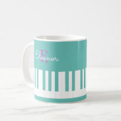 Stilvolle moderne Piano Keys Aqua Mit Monogramm Kaffeetasse (Vorderseite Links)