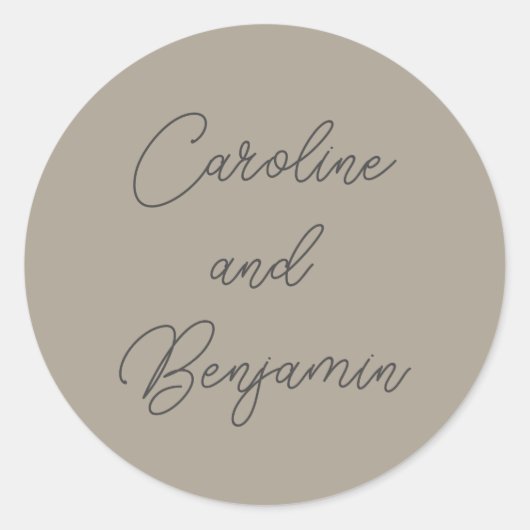 Stilvolle moderne Script Wedding Names Taupe Gray Runder Aufkleber (Vorderseite)