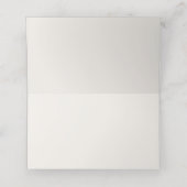 Stilvolle Monogram, Moderne rustikale Kies Wedding Platzkarte (Innenseite Aufgefaltet)