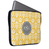 Stilvolle Monogram Trio Yellow Damask Laptopschutzhülle (Vorne Rechts)