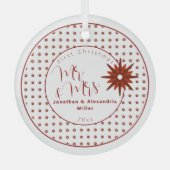 Stilvolle Mr. & Mrs. | Roter Schneeflocken Ornament Aus Glas (Vorderseite)