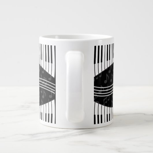 Stilvolle Musiknoten Treble Clef und Piano Keys Jumbo-Tasse (Rückseite)