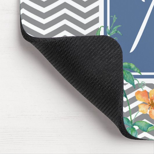 Stilvolle Orange Floral Zickzack Chic Blue Monogra Mousepad (Ecke)