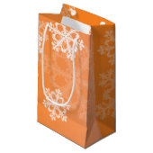 Stilvolle Orange Snowflakes Modernes Weihnachtsmus Kleine Geschenktüte (Vorderseite Schrägansicht)