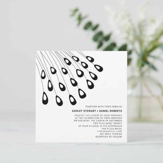 Stilvolle Pfauenfeathers Moderne Hochzeit Einladung (Stehend Vorderseite)