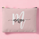 Stilvolle Pink Monogram Name Girl's Script Zubehörtasche<br><div class="desc">Verbessern Sie Ihren Stil mit dem stilvollen Pink Monogram Name Girl's Script Accessory Pouch. Dieses elegante, rot-rosa Pouch zeichnet sich durch ein personalisiertes Skriptmonogramm aus, das eine Mischung aus Eleganz und Praxisnähe bietet. Ideal für die Organisation von Kosmetika, kleinen Gadgets oder Schreibwaren, ist es aus hochwertigem, langlebigem Material gefertigt. Der...</div>