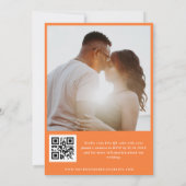Stilvolle Pink- und Orange-Monogram-QR-Hochzeit Einladung (Rückseite)