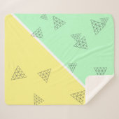Stilvolle Pyramid Triangle Geometry Pastel Sherpadecke (Vorderseite (Horizontal))