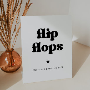 Stilvolle Retro schwarz & weiß Flip Flops Hochzeit Sockelschild