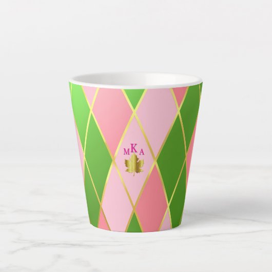 Stilvolle Rosa und Grüne Raute Mit Monogramm Milchtasse (Vorderseite)