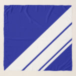 Stilvolle Royal Navy Blue White Slant Racing Strei Schal<br><div class="desc">Dieses moderne,  elegante Design besticht durch weiße diagonale Rennstreifen vor einem lebendigen,  königsnavy blauen Hintergrund.</div>
