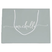 Stilvolle Sage Green Monogram Name Script Große Geschenktüte (Vorderseite)