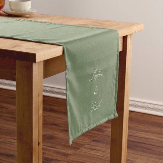 Stilvolle Sage Green Wedding Table Runner Kurzer Tischläufer (Beispiel)