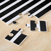 Stilvolle Schwarz-Weiß-Noten und Klavier Puzzle (Seite)