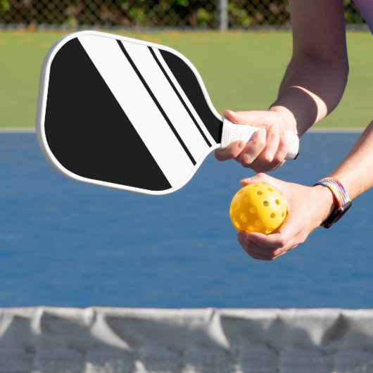 Stilvolle, Schwarz-weiße Diagonal Racing Stripes Pickleball Schläger (InSitu)