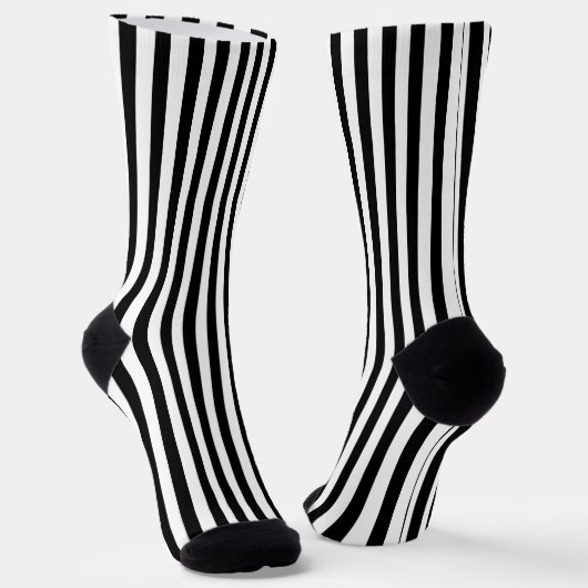 Stilvolle schwarze und weiße Streifen-Dekorationss Socken (Gewinkelt)
