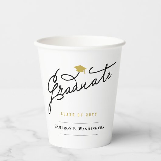 Stilvolle Script Graduate Modern Graduation Party Pappbecher (Vorderseite)