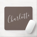Stilvolle Script Typografie Coffee Brown Individue Mousepad<br><div class="desc">Minimalistische Skripttypografie Name in Coffee Brown Mouse Pad</div>