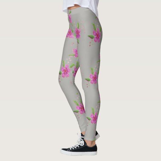 Stilvolle silbergraue Leggings mit Blumenmuster (Links)