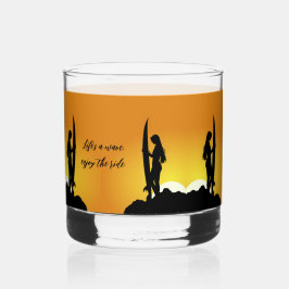Stilvolle Silhouette Surfer Sonnenuntergang Strand Whiskyglas