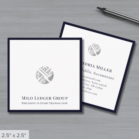 Stilvolle Silver Logo Navy Blue Border Quadratische Visitenkarte