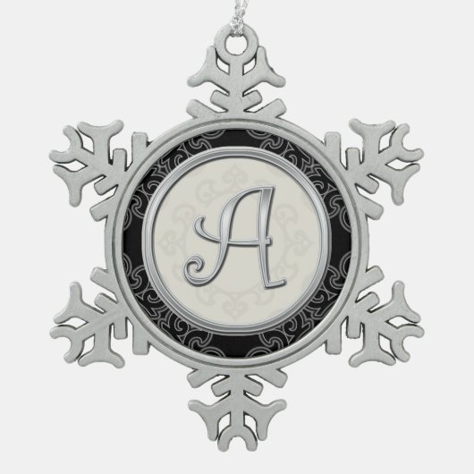 Stilvolle Silver Monogram A Christmas Schneeflocken Zinn-Ornament (Vorderseite)