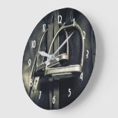 Stilvolle Silver Stirrups auf English Riding Saddl Große Wanduhr (Winkel)