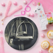 Stilvolle Silver Stirrups auf English Riding Saddl Pappteller (Party)