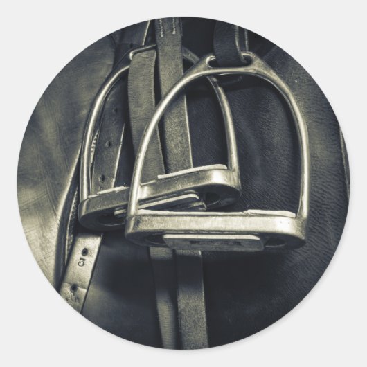 Stilvolle Silver Stirrups auf English Riding Saddl Runder Aufkleber (Vorderseite)