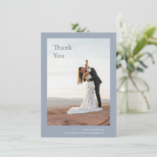 Stilvolle staubblaue moderne Hochzeit Dankeskarte