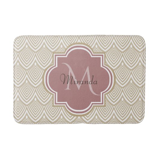 Stilvolle Tan Arched Scallops Mauve Monogram Name Badematte (Vorderseite)
