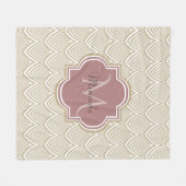 Stilvolle Tan Arched Scallops Mauve Monogram Name Fleecedecke (Vorderseite (Horizontal))