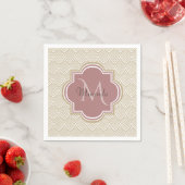 Stilvolle Tan Arched Scallops Mauve Monogram Name Serviette (Beispiel)