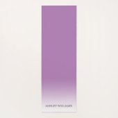 Stilvolle Typografie Monogram Lavender Lila Ombre Yogamatte (Rückseite)