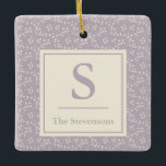 Stilvolle Vintage Lilac Floral Muster Monogram Nam Keramikornament<br><div class="desc">Stilvolle Vintage Lilac Floral Muster Monogram Name Weihnachtsschmuck Keramik Ornament</div>