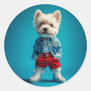 Stilvolle Westie Pup in Denim und Sneakers Runder Aufkleber