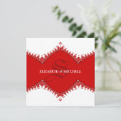 Stilvolle White Lace Monogram Wedding Einladung (Stehend Vorderseite)