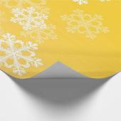 Stilvolle Yellow Snowflakes Modernes Weihnachtsmus Geschenkpapier (Ecke)