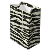 Stilvoller Zebra Stripes modernes tierisches Mittlere Geschenktüte (Rückseite Schrägansicht)