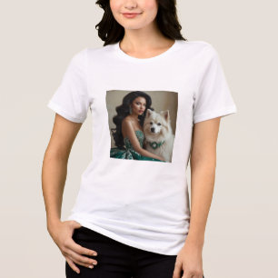 Stilvolles Bild einer Frau mit Haustierhund Tri-Blend Shirt