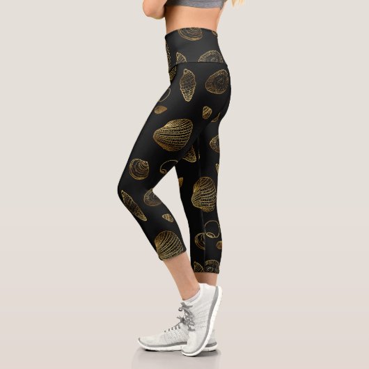 Stilvolles Black Gold Seashells Muster Capri Leggings (Links)