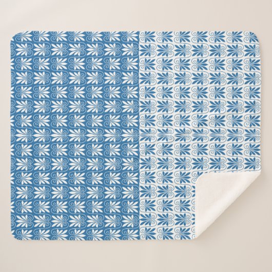 Stilvolles Blau-Weiß-Griechisches Blumenmuster Sherpadecke (Vorderseite (Horizontal))